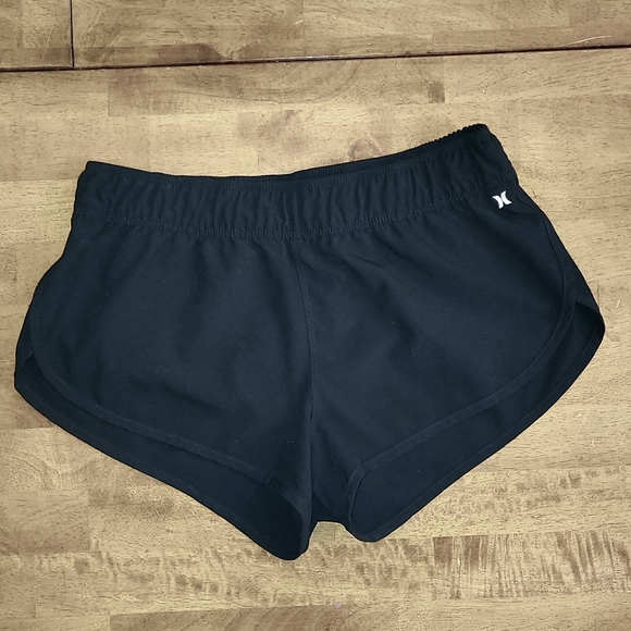 Hurley Pants - HURLEY Black Curved Hem Pull On Boardshorts/ Size Medium